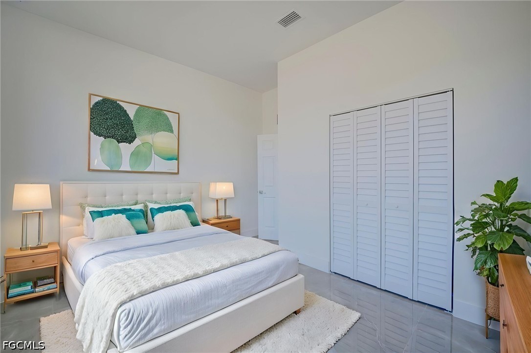 1134 Cumming St E Property Photo 6