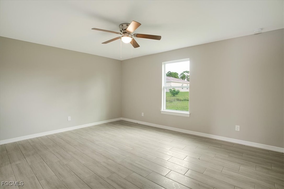 3010 67th St W Property Photo 5
