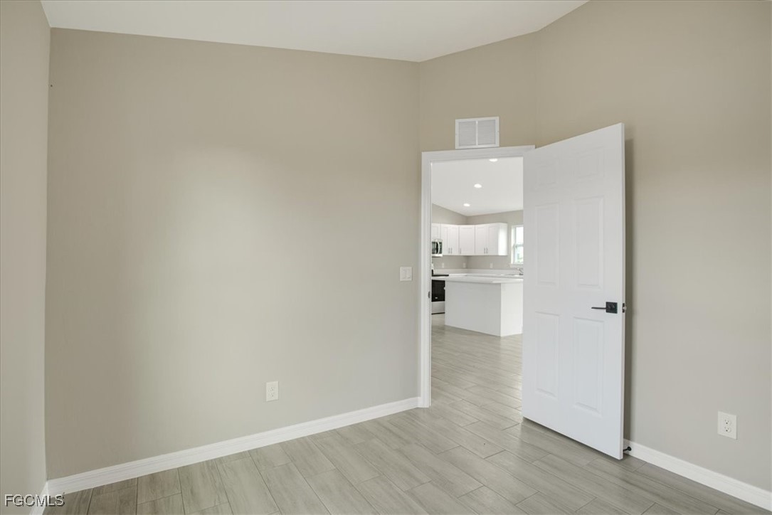 3010 67th St W Property Photo 15