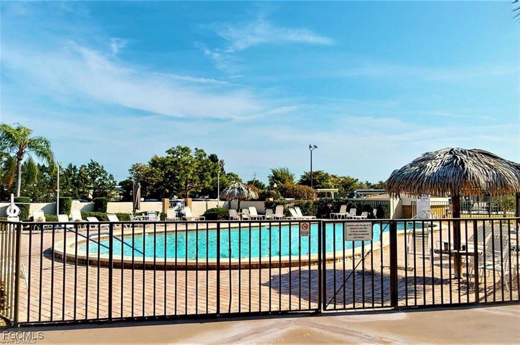 6102 Augusta Dr 305 Property Photo 18