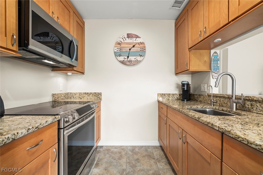 601 Periwinkle Way D5 Property Photo 13