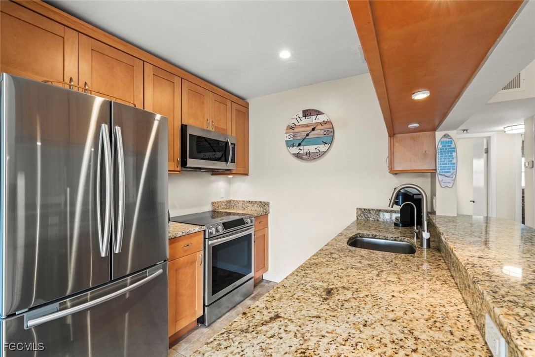 601 Periwinkle Way D5 Property Photo 14
