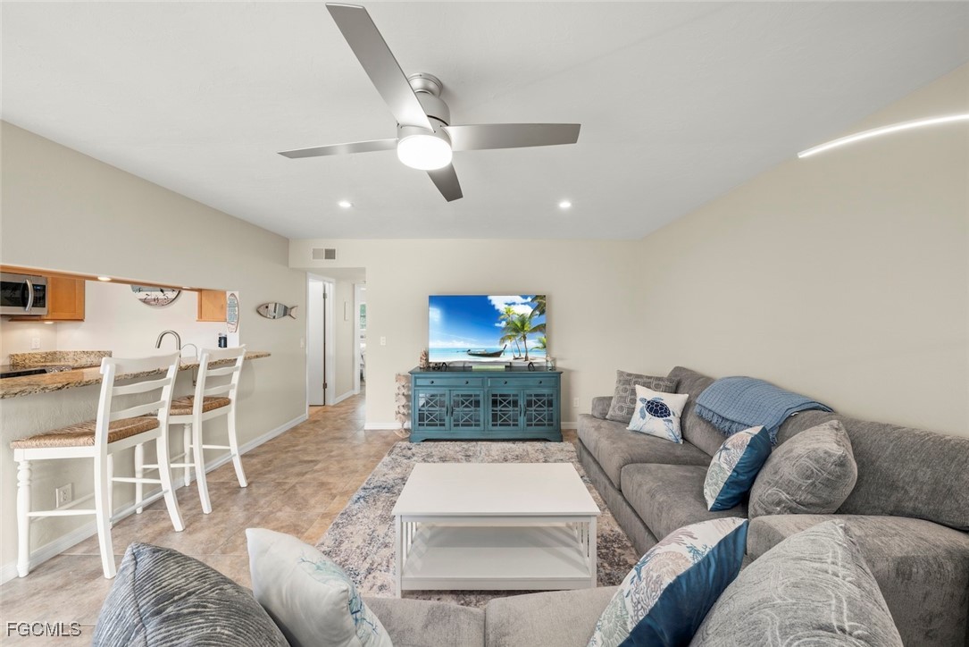 601 Periwinkle Way D5 Property Photo 19