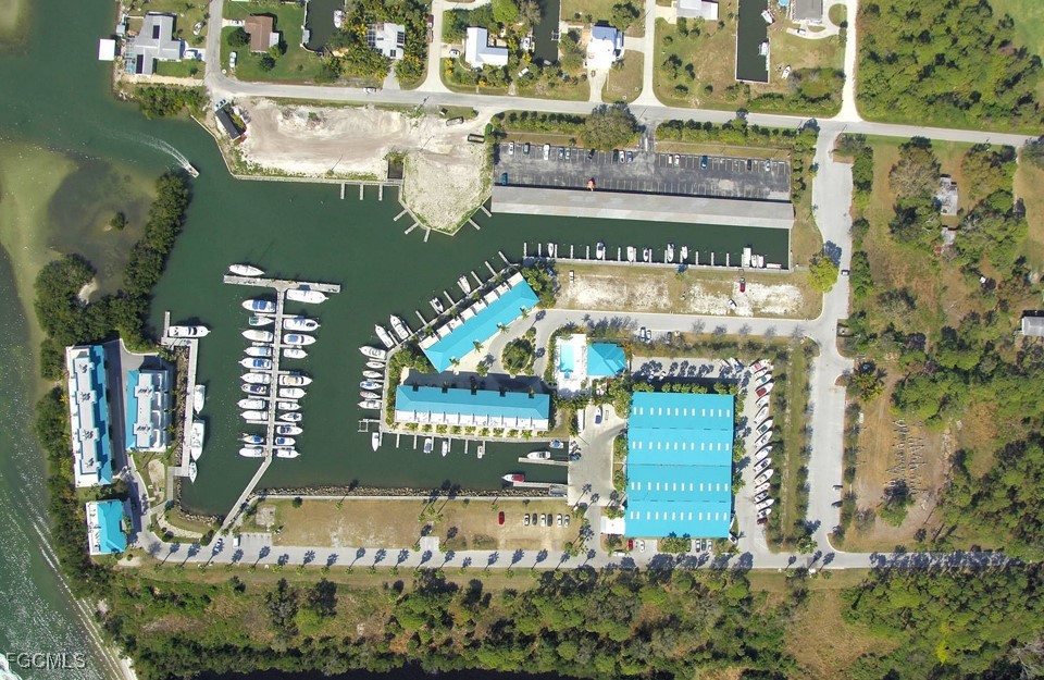 2 Davit Ct Property Photo 5