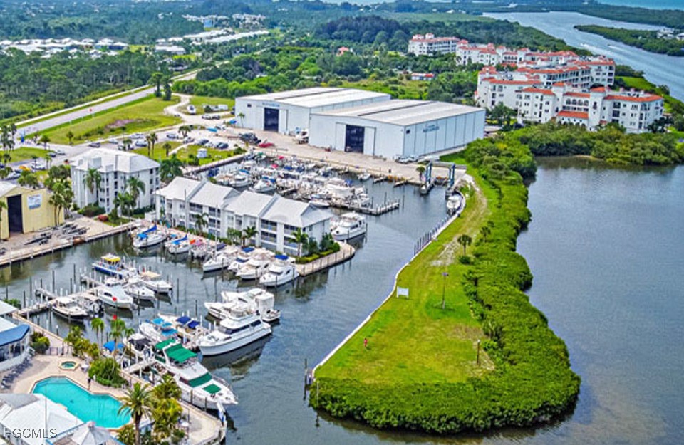 2 Davit Ct Property Photo 6