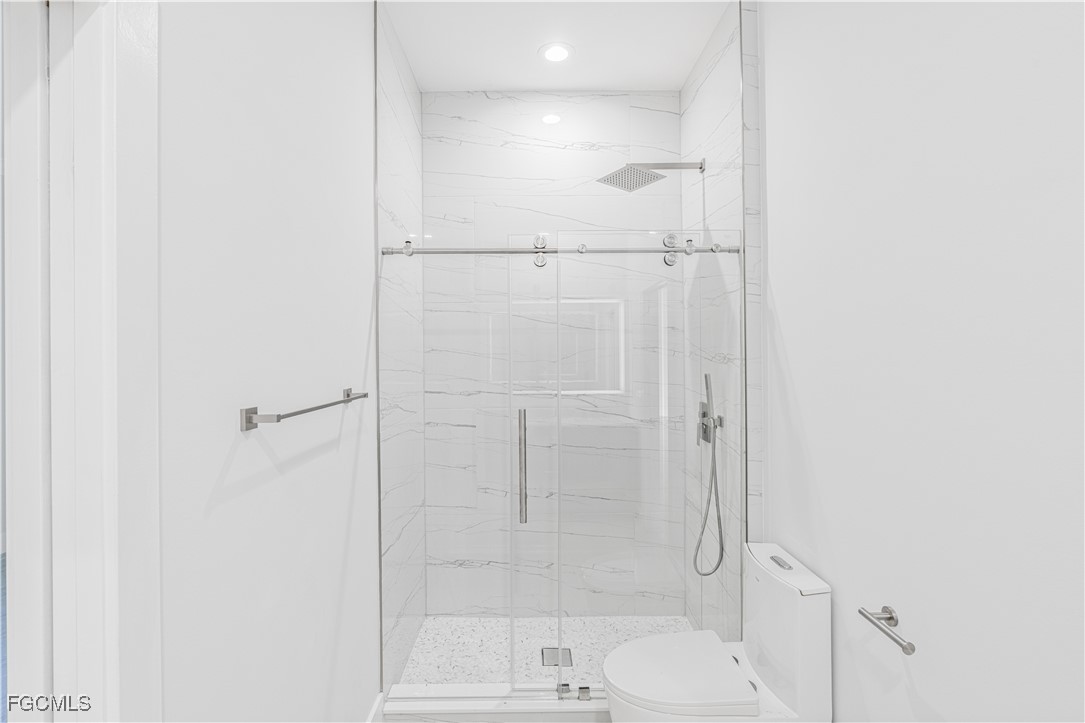 11105 Sea Tropic Ln Property Photo 23