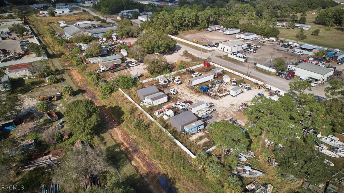 319 N Industrial Loop Property Photo 6