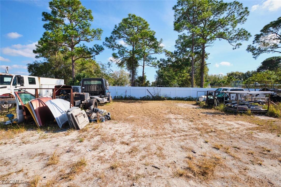 319 N Industrial Loop Property Photo 14