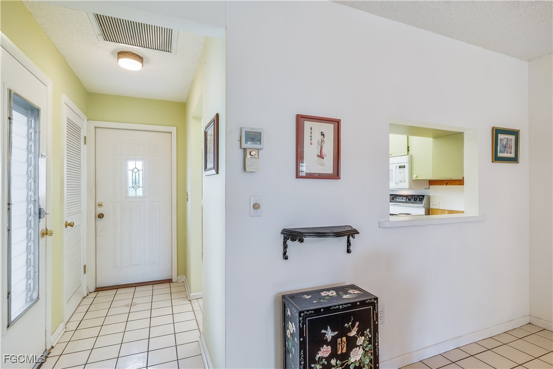 6992 Edgewater Cir Property Photo 11