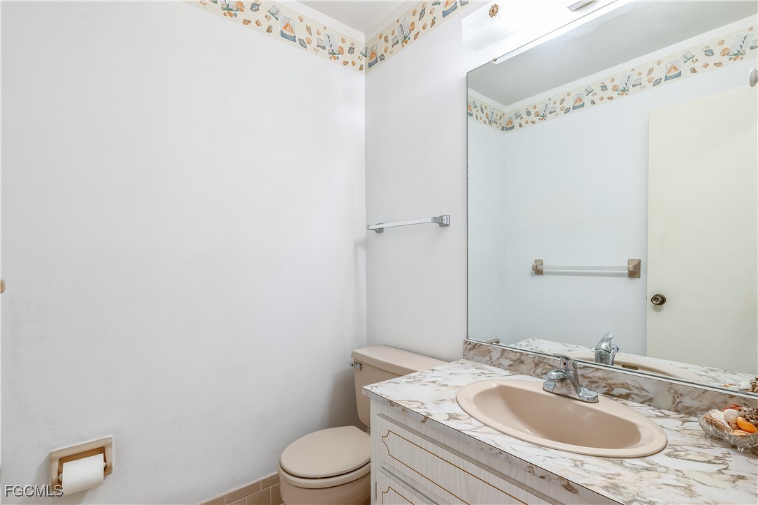 6992 Edgewater Cir Property Photo 17