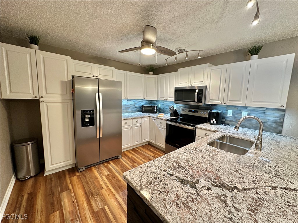 15427 Crystal Lake Dr Property Photo 5