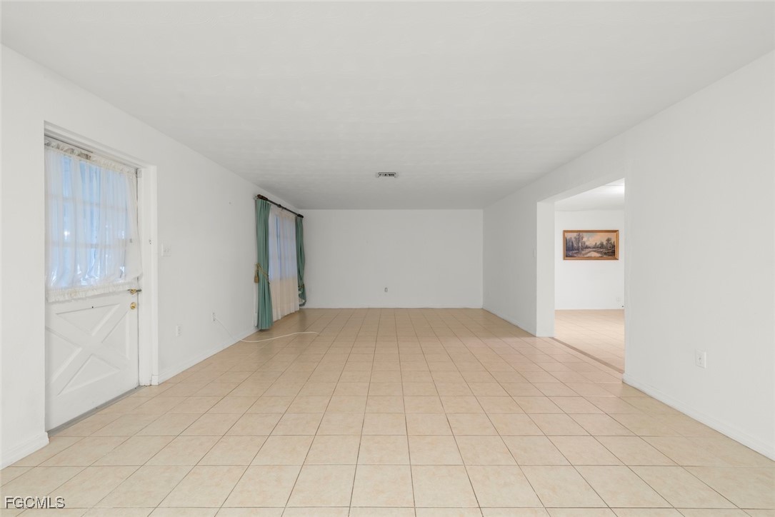 2285 Sunrise Blvd Property Photo 9