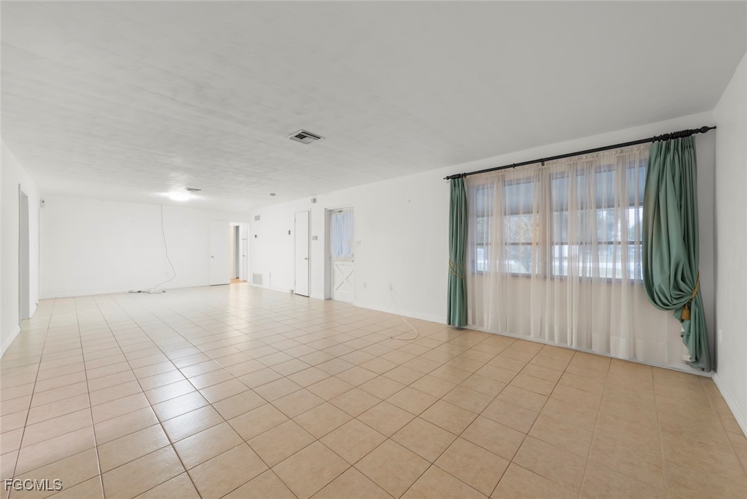 2285 Sunrise Blvd Property Photo 10