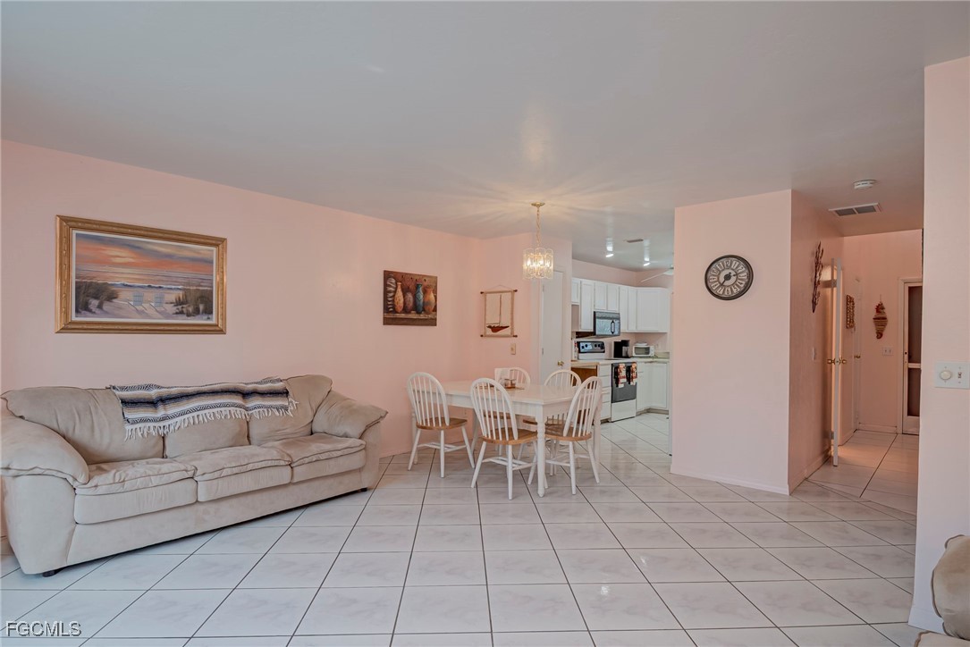 1005 Sw 48th Ter 2 Property Photo 4