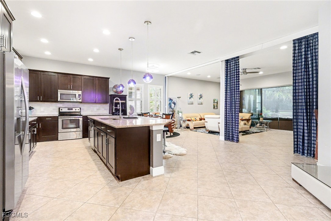 12715 Fairington Way Property Photo 5