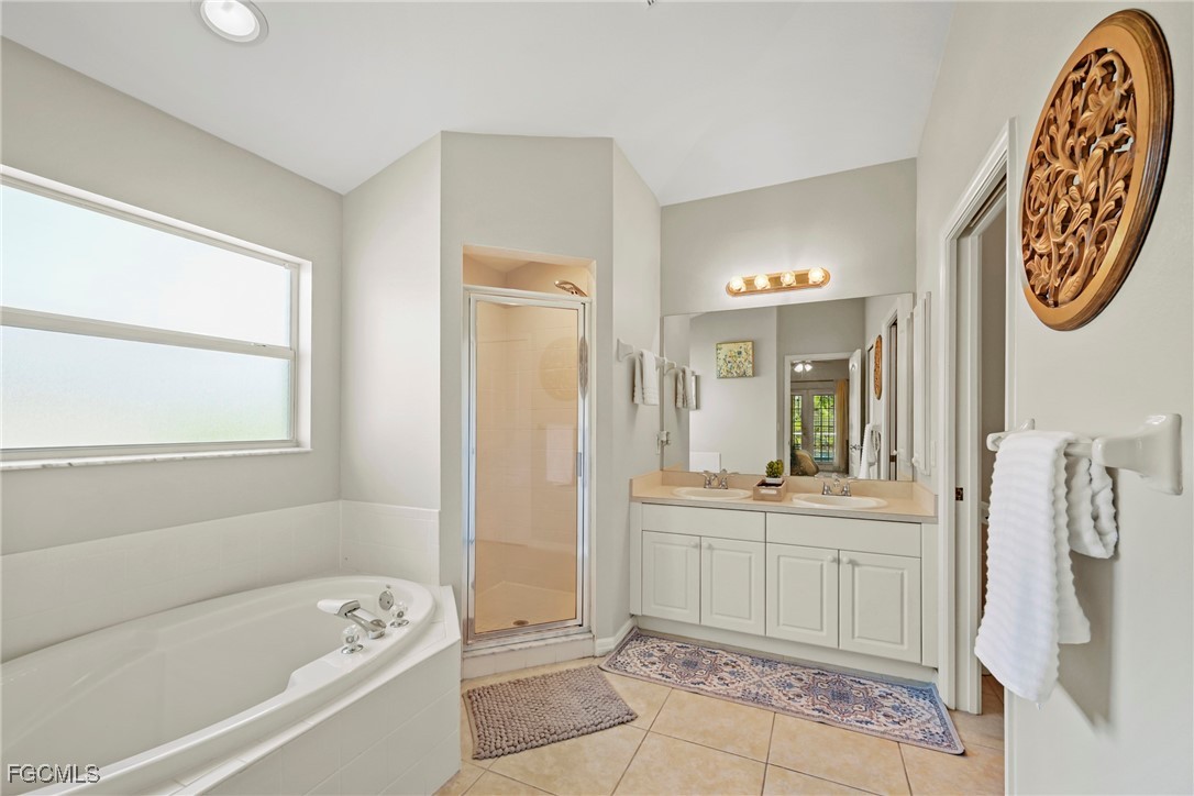 1831 Se Van Loon Ter Property Photo 17