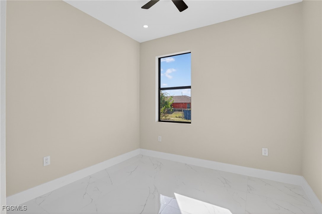 3207 40th St W Property Photo 11