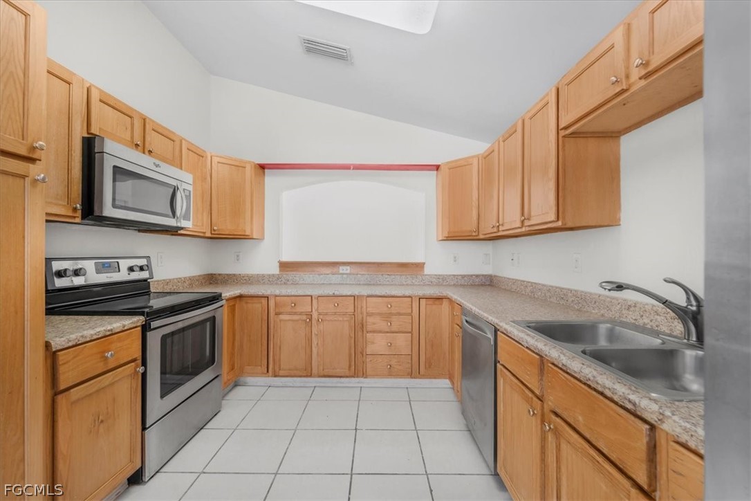 1302 Ne 4th Ter Property Photo 9