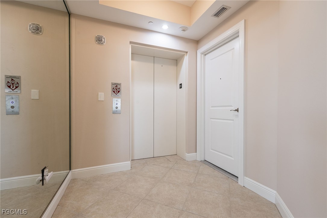4192 Bay Beach Ln 881 Property Photo 3