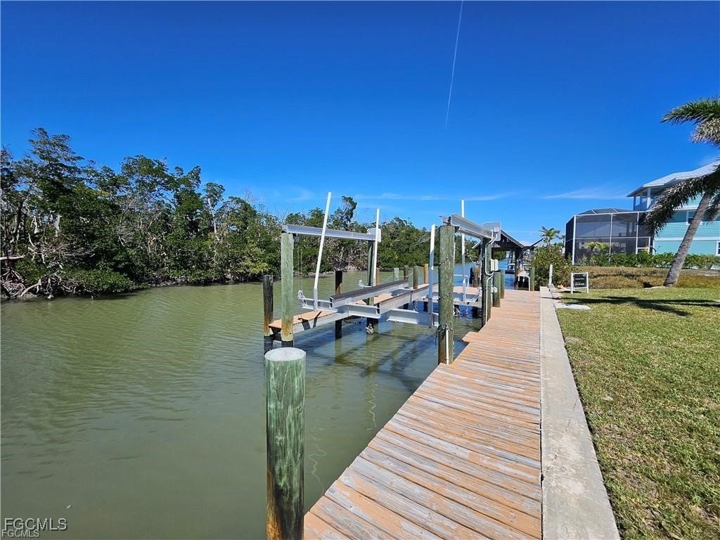 175 Tropical Shores Way 177 Property Photo 5