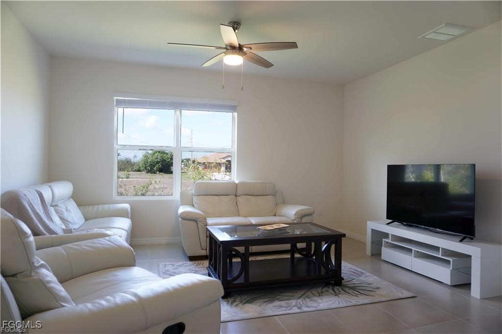 517 Kismet Pkwy W Property Photo 1