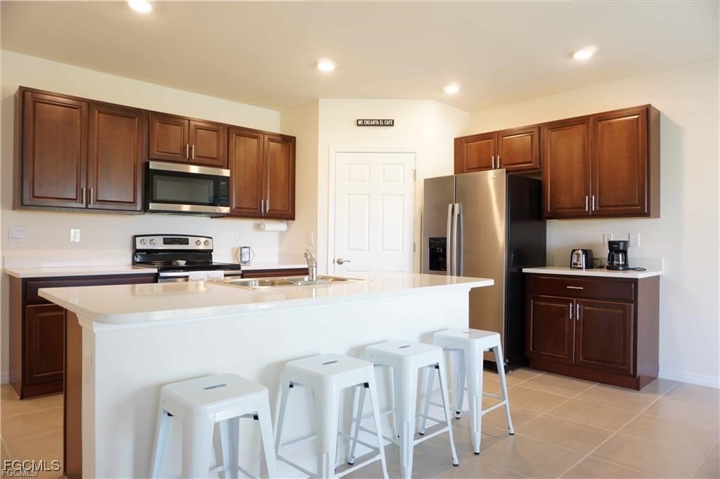 517 Kismet Pkwy W Property Photo 3