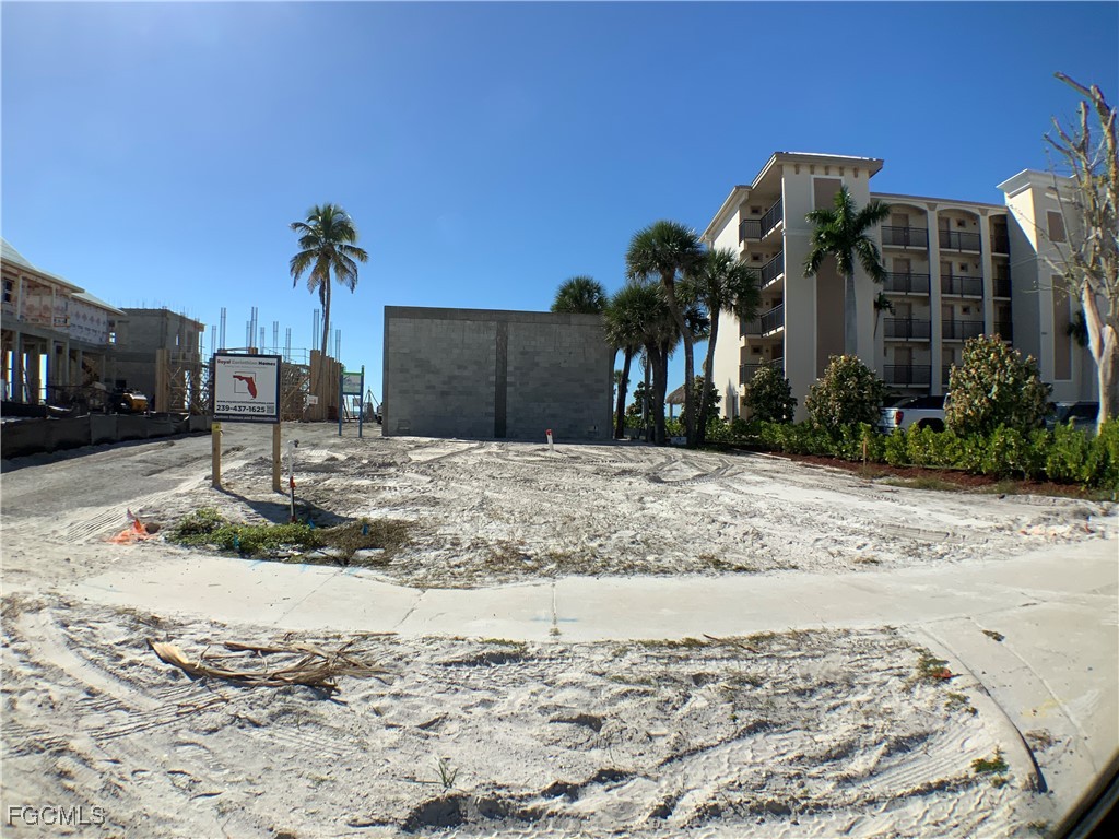 700 Estero BLVD Property Photo 1