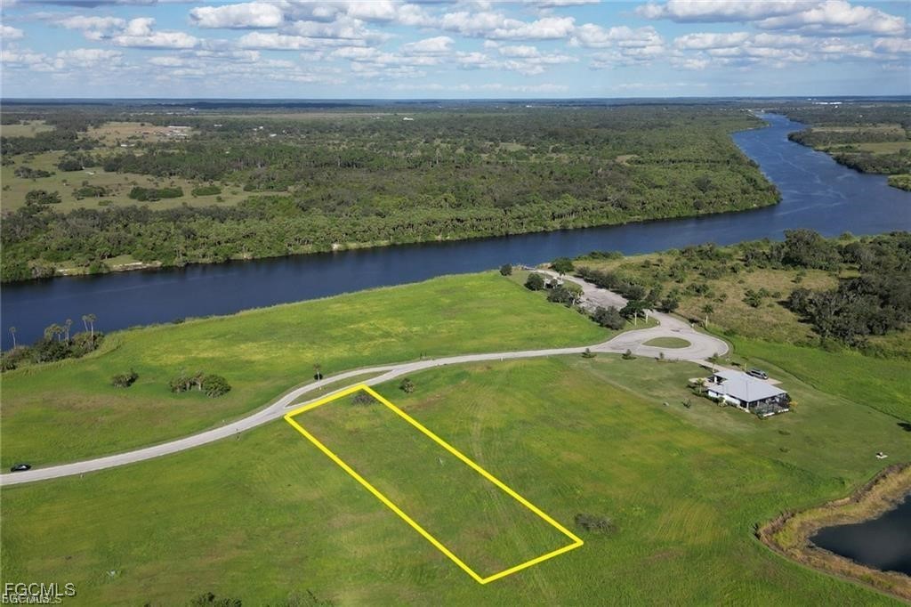 2023 Silk Bay Blvd Property Photo 2