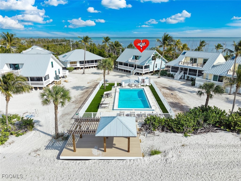 6 Beach Homes Property Photo 3