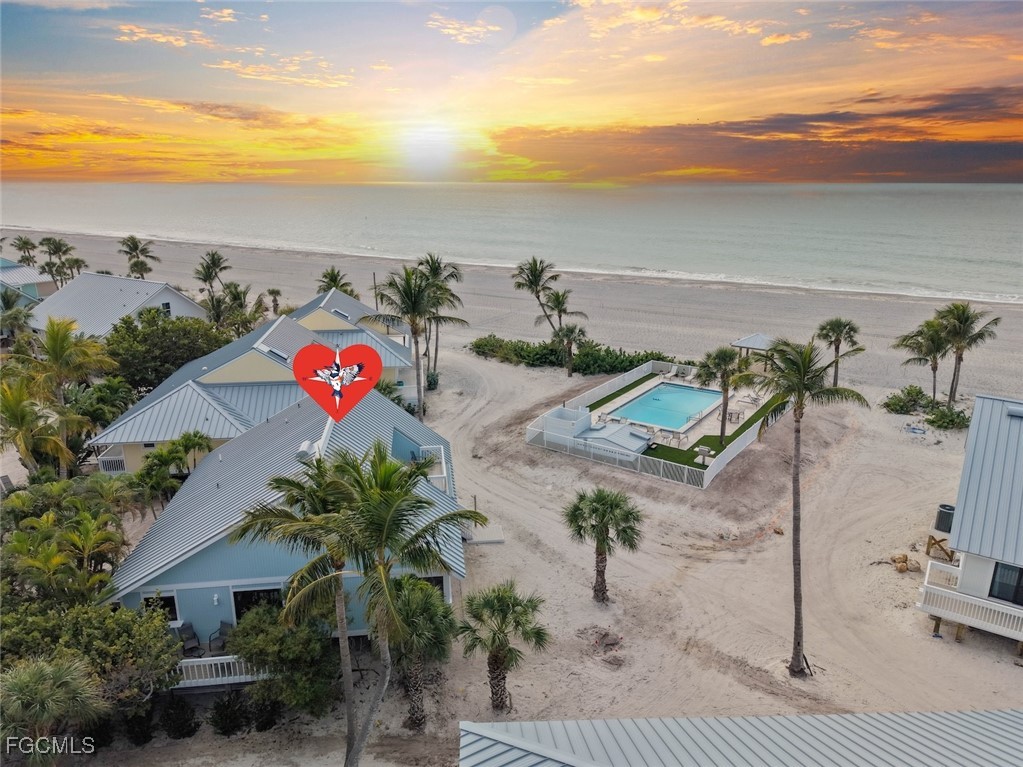 6 Beach Homes Property Photo 4