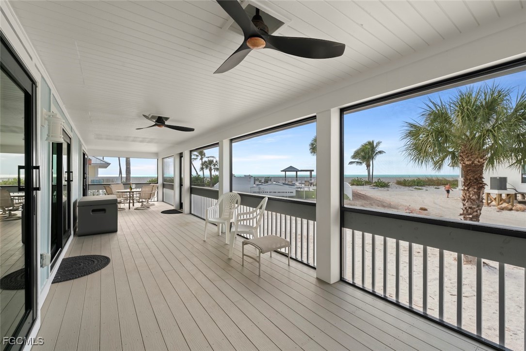 6 Beach Homes Property Photo 8