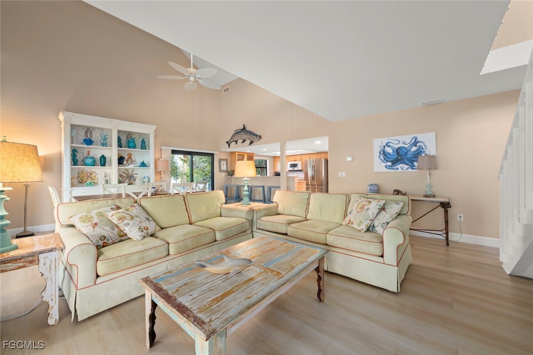 6 Beach Homes Property Photo 9