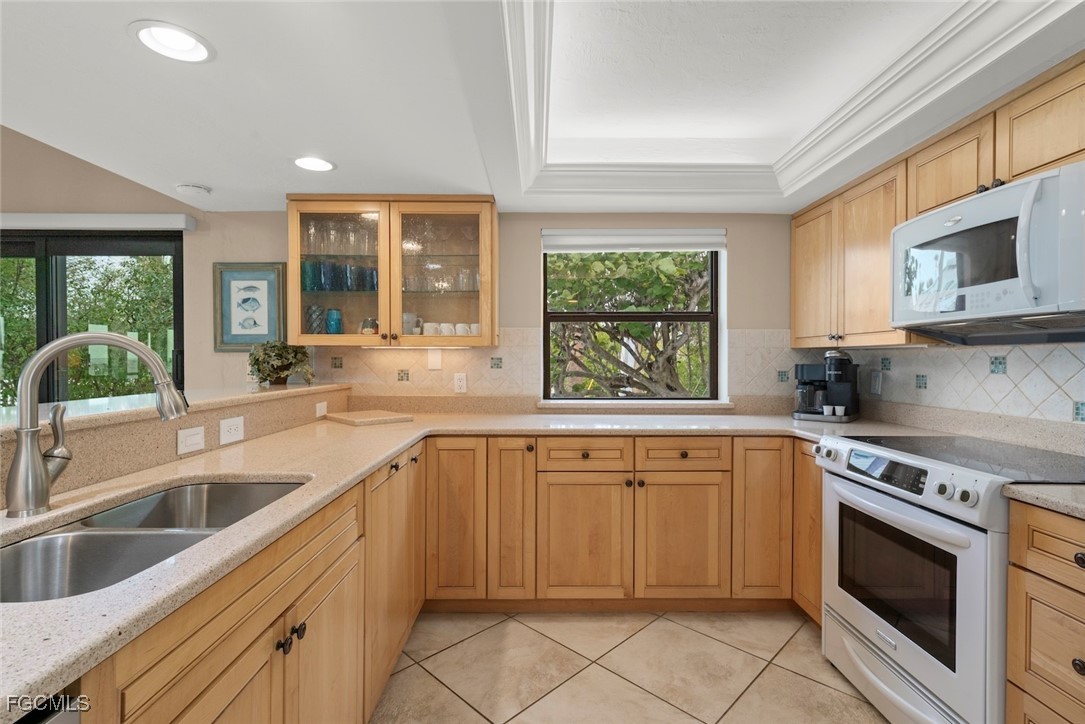 6 Beach Homes Property Photo 13