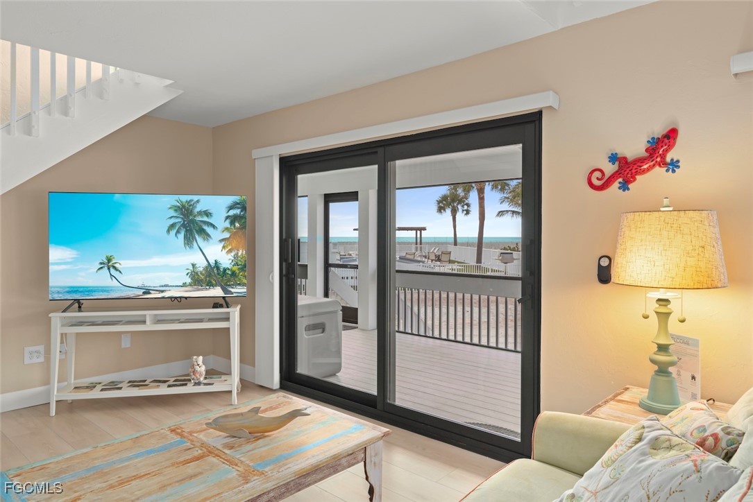 6 Beach Homes Property Photo 19