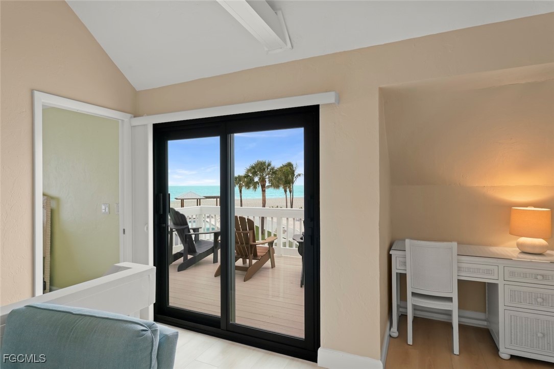 6 Beach Homes Property Photo 30