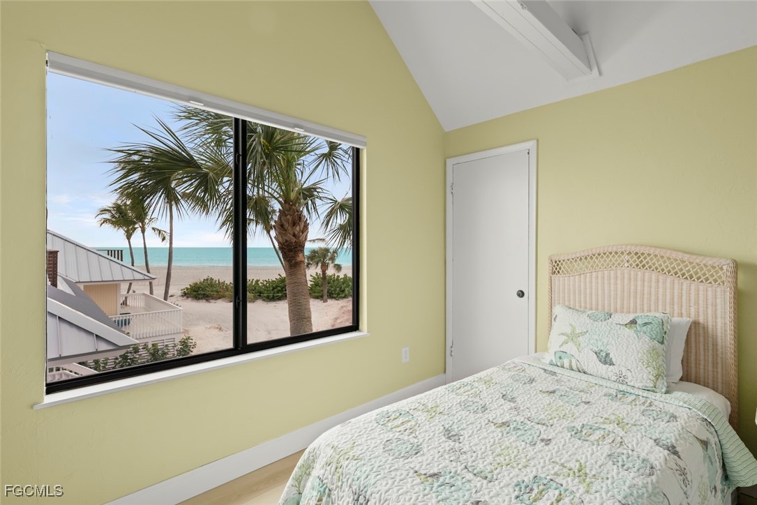 6 Beach Homes Property Photo 31