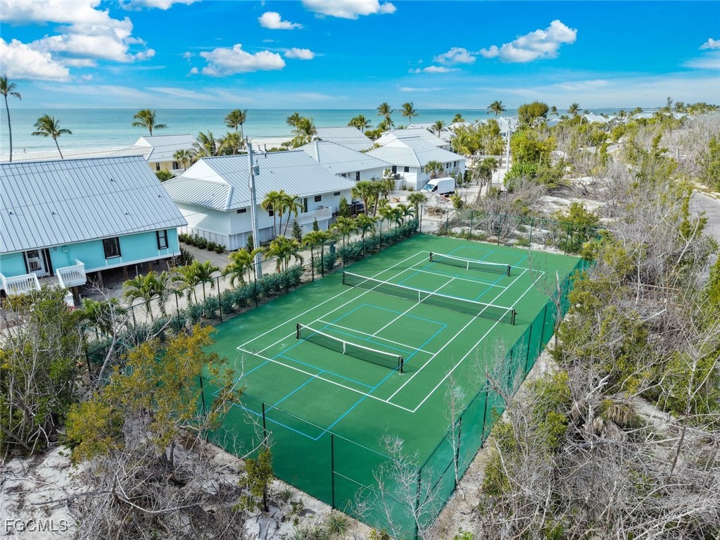 6 Beach Homes Property Photo 39
