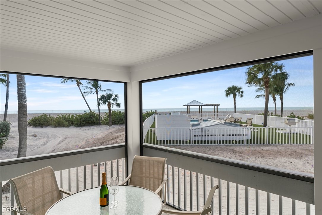 6 Beach Homes Property Photo 45