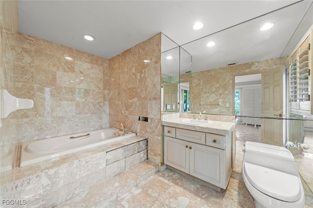 16632 Captiva Dr Property Photo 20