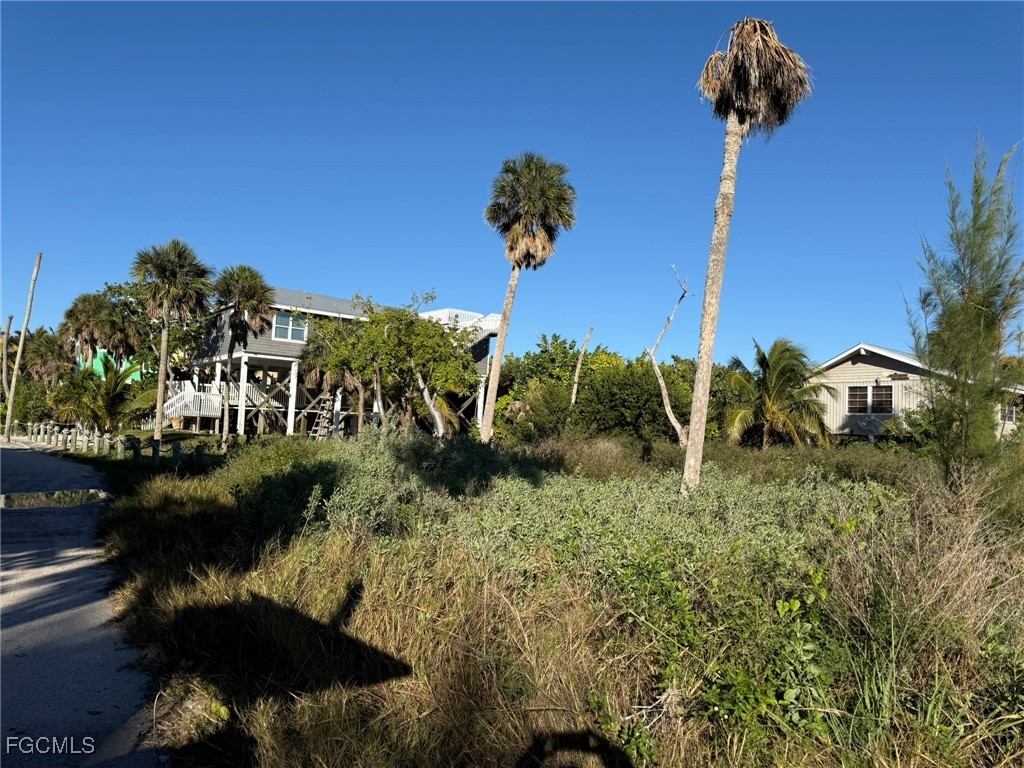 151 Swallow Dr Property Photo 11
