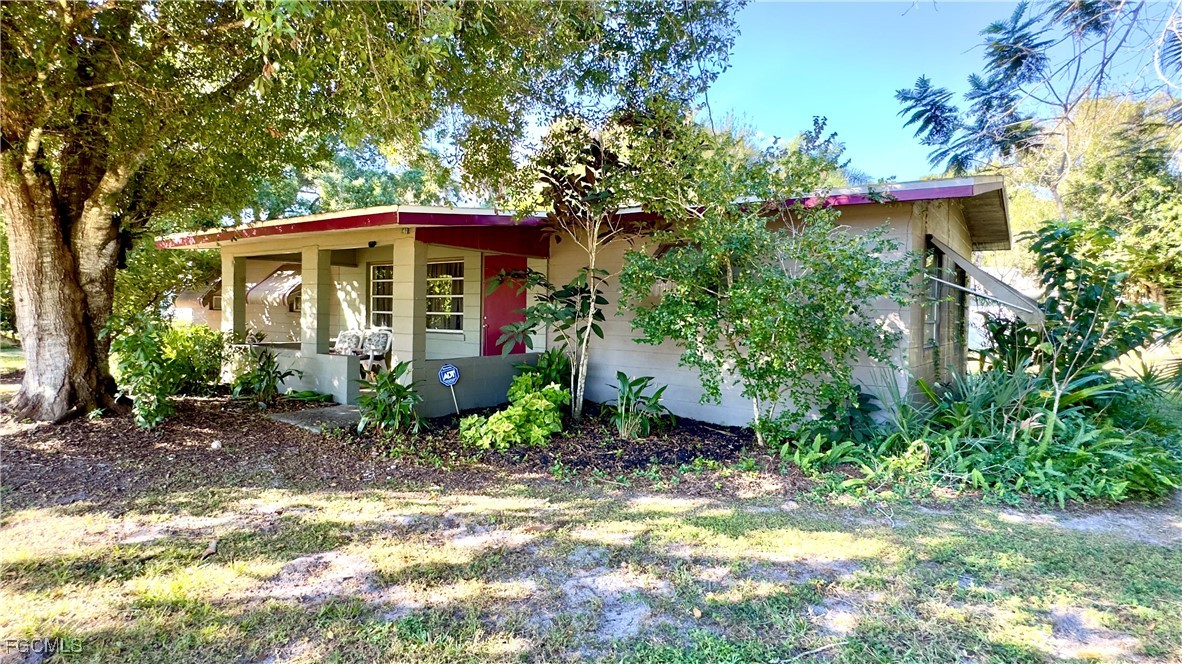 253 W Mariana Ave Property Photo 2