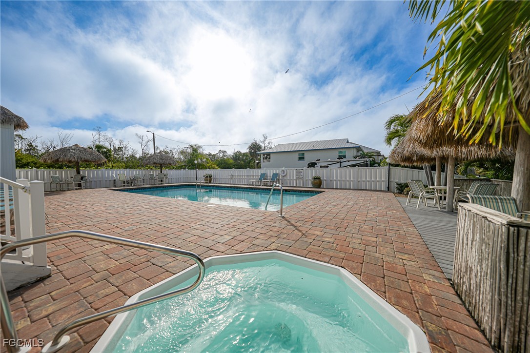 345 Mango St 604 Property Photo 35