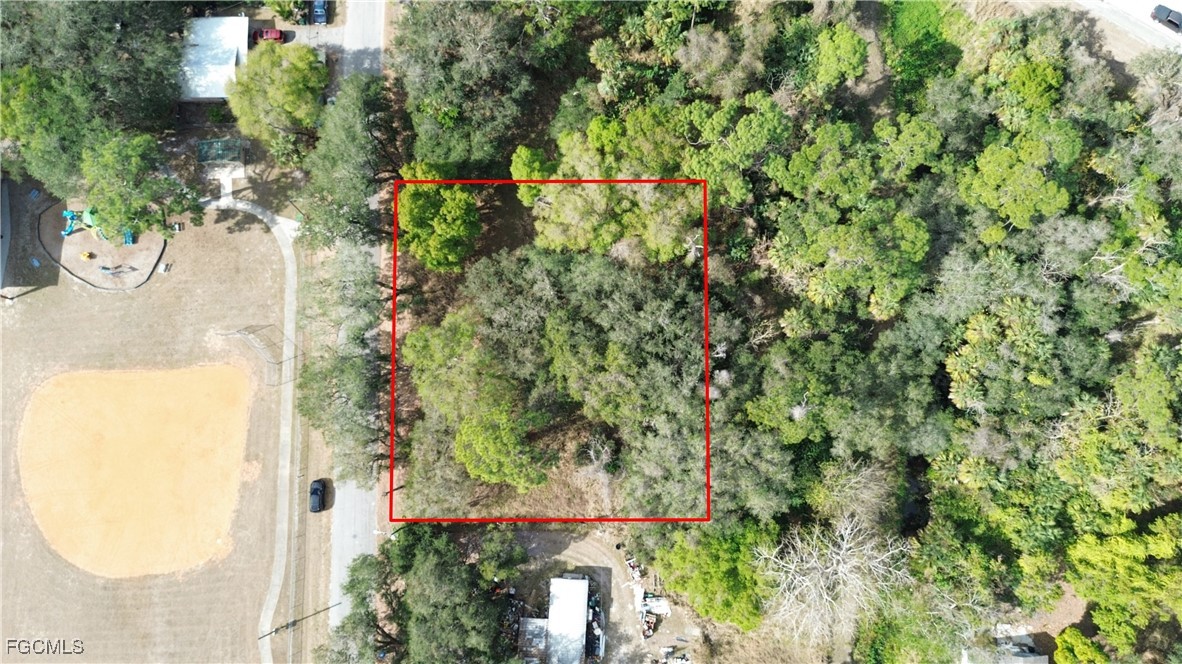 Suwanee Ave Property Photo 2