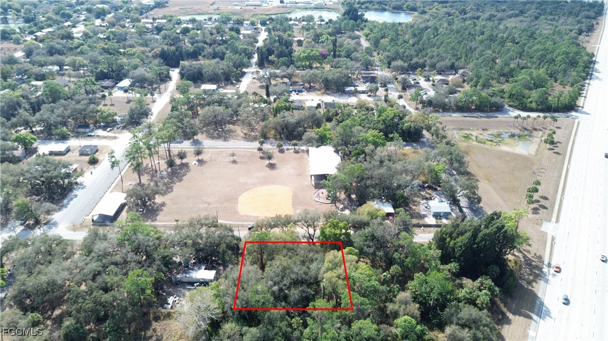 Suwanee Ave Property Photo 3