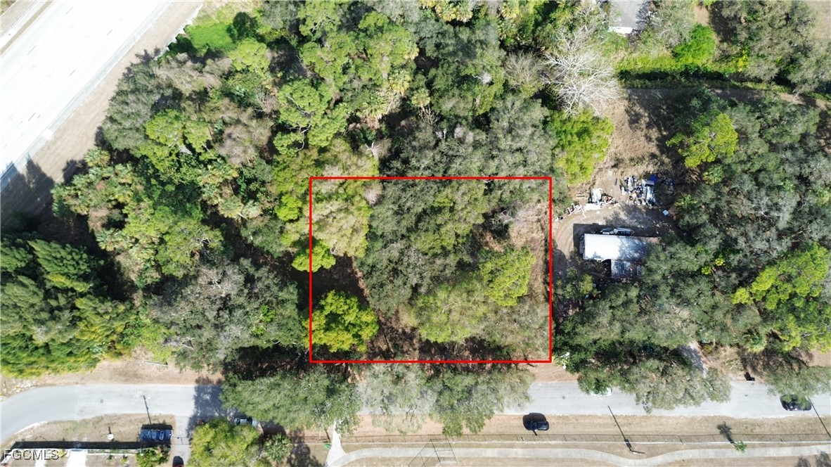 Suwanee Ave Property Photo 7