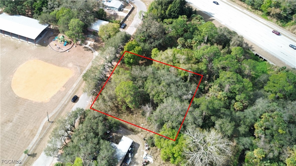 Suwanee Ave Property Photo 8