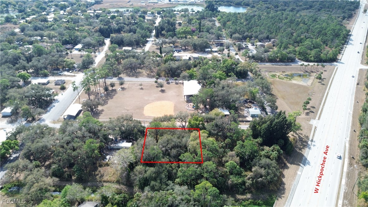 Suwanee Ave Property Photo 10