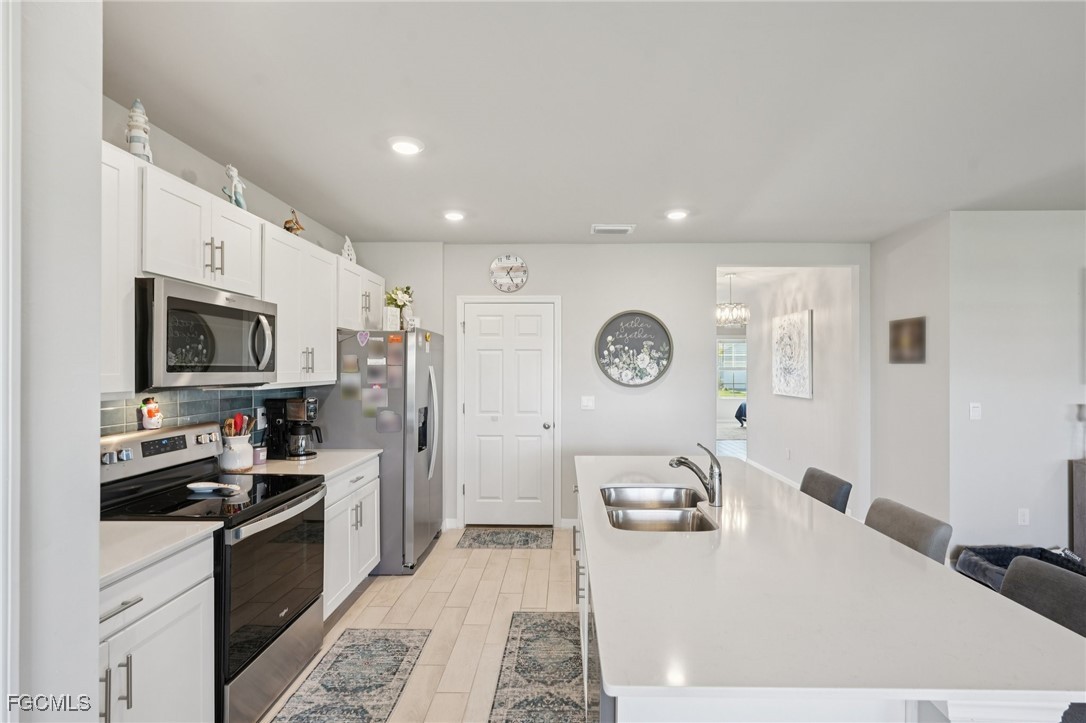 2841 Pillar Coral Ln Property Photo 6