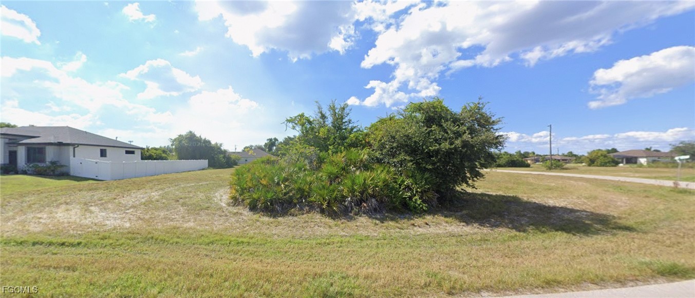 200 Sw 26th Pl Property Photo 3