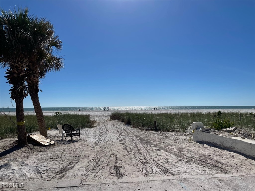 2370 Estero Blvd Property Photo 11